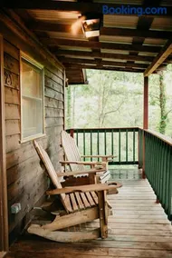 Quaint Cabin close to Helen - Image 4
