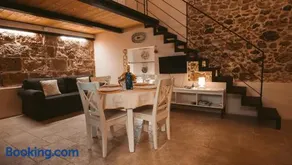 Hillary s Loft Charming Stone Apartment in Alghero Old Town - Image 2