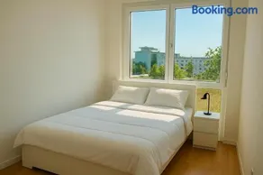 Stylish Apartment with Balcony near Vienna - Image 1