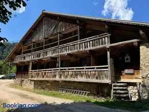 Warm and Stylish Boutique Lodge L'Etoile de Savoie - Image 2