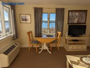 Riverfront 2nd floor with balcony Sheepscot Harbour Vacation Club Studio #210 - Image 3