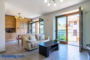 Casa Jasmine, casa con giardino - Lago Maggiore - Wifi - By Guestaly - Image 1
