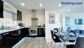 Artistic and luxurious APT with Sea view. Beach side - Image 4