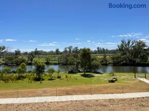 Stirling Estate Chalets - Image 3