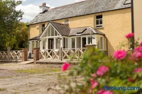 Charming Old Farmhouse - Image 3