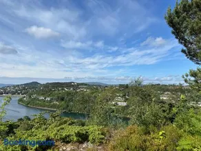 6-Bedroom Apartment with Scenic Views - Image 3