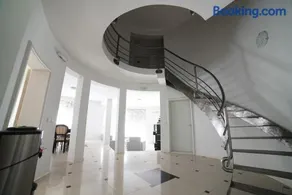 The White House ZR - Image 3