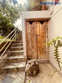 Agiazi Vacation Rooms Pitsidia - Image 1