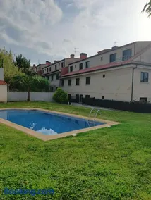 Apartamento con terraza y piscina - Image 1