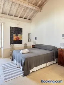 Townhouse in the center of an Apulian town near beaches and cafes - Image 2