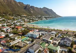 Beachside Gordons Bay stay near Bikini Beach - Image 3