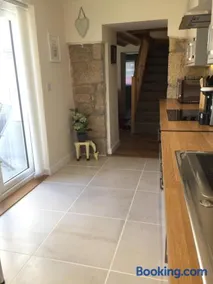 Sandy cottage, nr Eden & beaches - Image 4