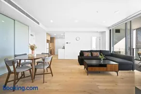 Castle Hill Modern 2BR Apartment - Image 2