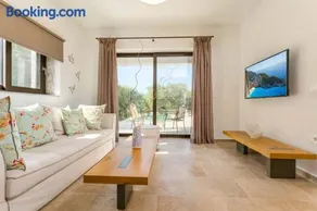 Neema Villa with Private Pool - Image 2