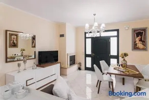 Faidra Luxury Apartment - Image 4