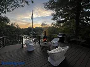 Waterfront Lakehouse Getaway in Clinton with HOT TUB - Image 2
