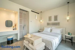 Nelia Suite - Image 1