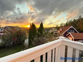 Glamping in a Bungalow Deluxe by the Forest w Swimmingpool near Golf and the Baltic Sea Beach - Image 5
