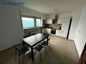 Wohlfühlen mit viel Raum und Garten am RHEIN - Image 2