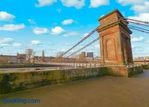 Glasgow City Centre G1 PENTHOUSE with RiverViews - Duplex - 4 Bedrooms, 3 Bathrooms, Kitchen, 1 Living room, 1 Dining room, 2 Terraces, Parking, Top Floor, 2050 sq ft, Merchant City - Image 5