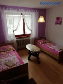 Domino - Image 1