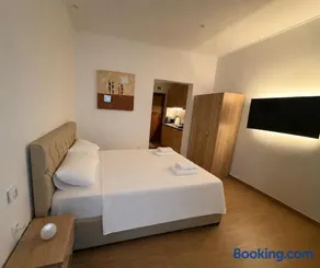 Prime 27 Luxury Studio - Image 1