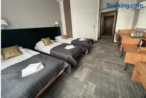 Green Hotel - Image 2