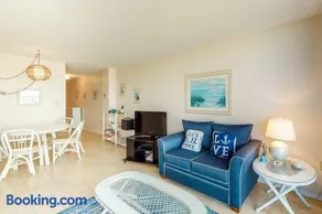 Sea Colony 7th floor condo with ocean veiw pool basketball court & gym - Image 1
