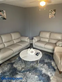 Modern one bedroom apartment - Image 5