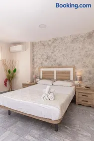 Apartamentos Lola Beach - Image 2