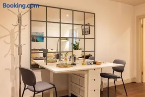 Niru Experience Serene Garden Haven Duplex 3BD3BA - Image 4