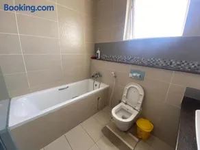 Sunset Serenity Apartment - Image 3