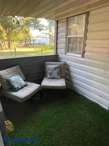 Neals Nest Cozy Cabin - Image 1