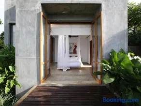 Kadju House - 4BR Villa, Pool, Cook, Sea View - Image 2