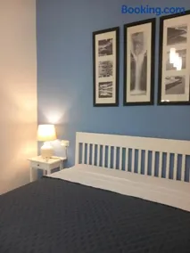 Door Nine -Townhouse with harbour views - Image 1