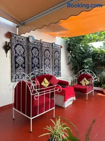 Giant House, Private Patio & Ultra-Fast Wi-Fi - Image 1