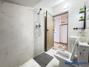 Comfortable Basement Apartment Self Check-in - Image 4