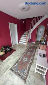 Spacious midttown apartment - Image 2