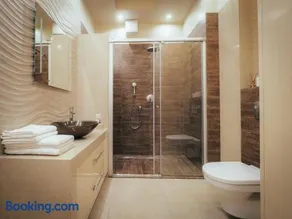 High quality close to Old Town + huge shower + PS4 - Image 2
