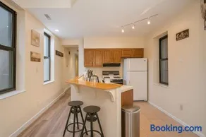 Bright Soulard Loft-King-Queen 2 Baths Parking - Image 3