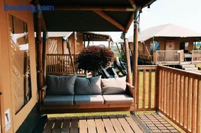 Luxury Lake Lodge - Image 3