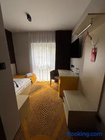 Eclipse Budget Rooms - Image 1