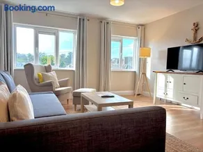 Cobh Coastline Hideaway - Image 1