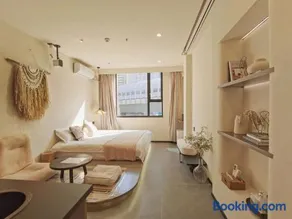 忆-SH Cinema Serviced Independent Apartment B&B-Near East Nan Jing Road-People's Square-line8&12 - Image 4