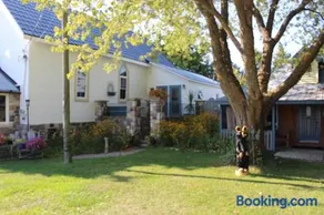 Spry Church Cozy Cottage - Image 4