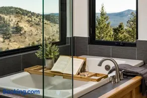 Stay in Evergreen - Denver Mountain Escape - Image 3