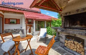 Angel Holiday House - Image 1