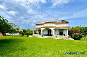 Sungate Villas - Image 1