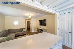 Stylish 2BR n Old Town Greenwood - Image 2