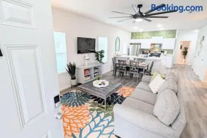 Near Rosenberg & Needville Sleeps 8 Pets Welcome - Image 1